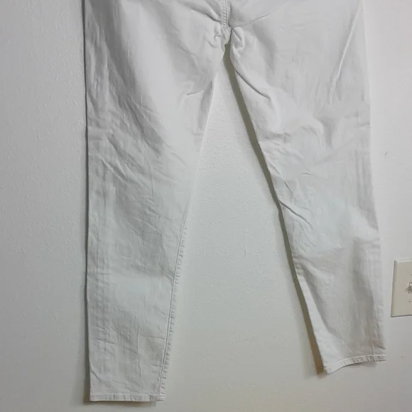 White Men's Jeans​